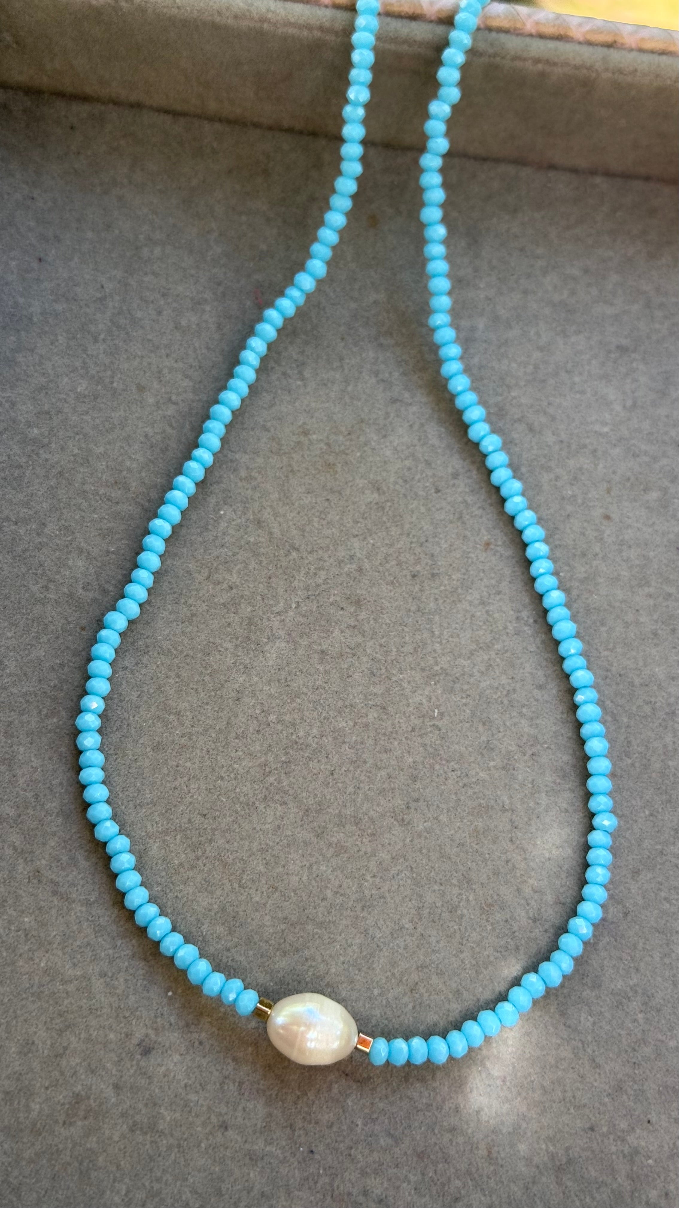 Colar cristal pérola G - Azul claro leitoso