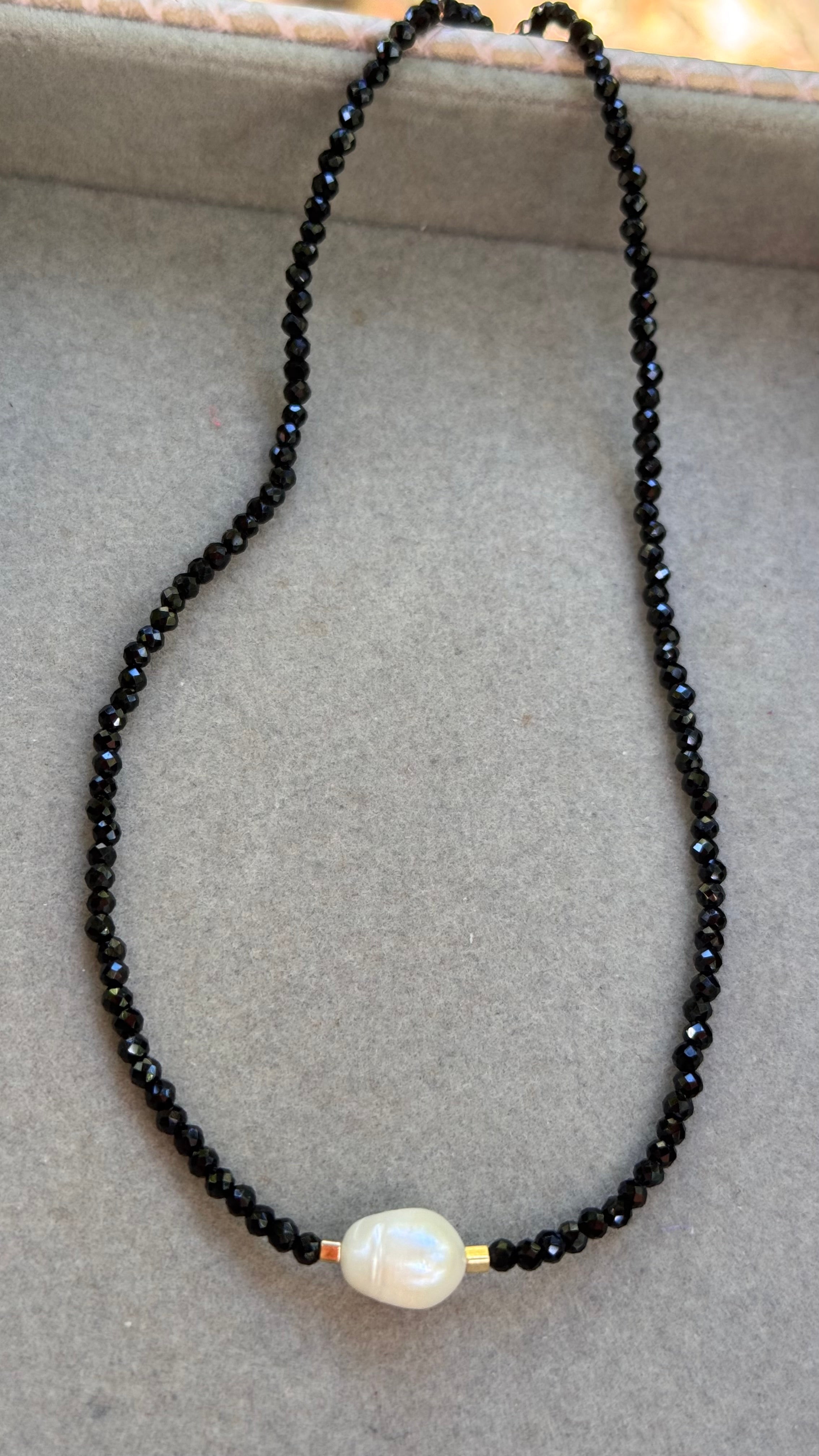 Colar cristal pérola G - Preto